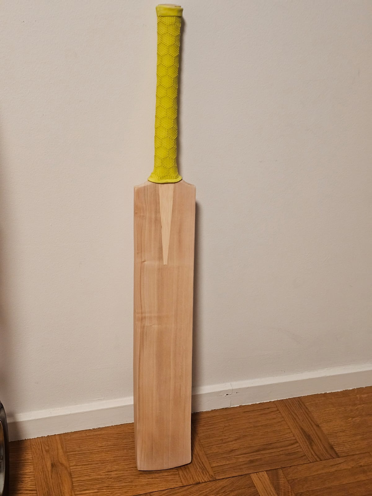 English Willow Cricket Bat – Clean Grain, Full Profile